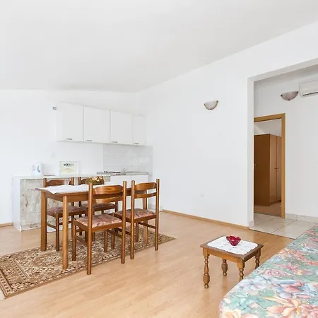S&m Apartman Marina