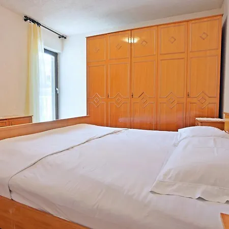 S&m Apartment *